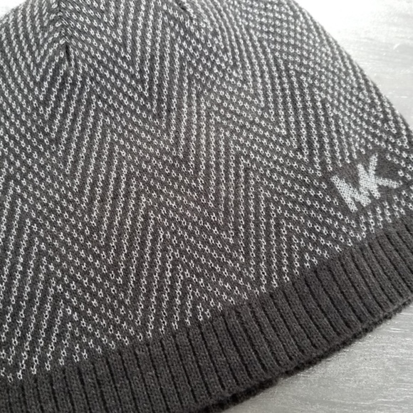 MICHAEL KORS BEANIE - HAT - Picture 2 of 2